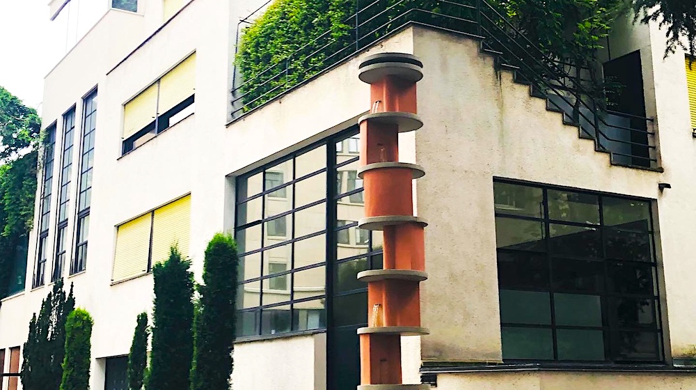 Rue Mallet-Stevens — une rue construite par un seul homme